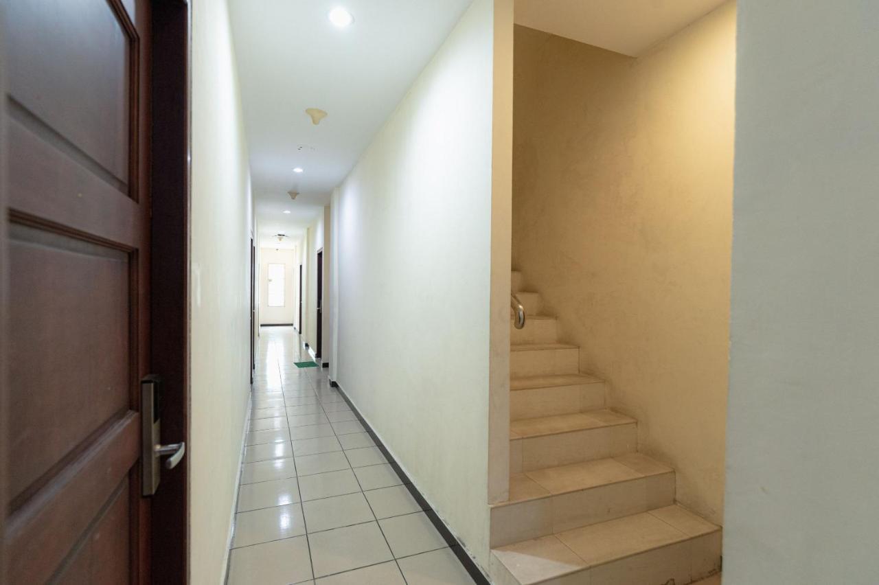 Hotel Reddoorz At Nagoya Indah Batam Extérieur photo